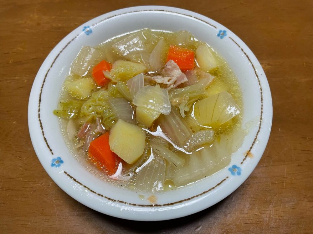 野菜とベーコンのスープ